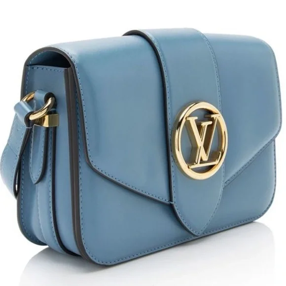Reserved Louis Vuitton Blue Designer Crossbody Bag - Picture 2 of 9